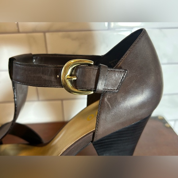 Me Too Small Heeled Brown Leather Upper Sandals EUC size 8.5 fits an 8 as well - Picture 5 of 9